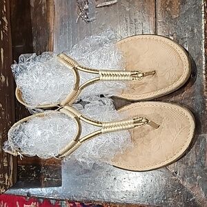 GUC boc Gold/Beige Sandals Size 10